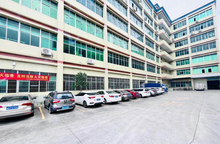 深圳坪山1200平原房东带精装修办公室厂房出租有喷淋3吨电梯