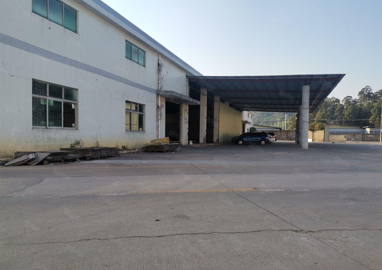 深圳市坪山区坑梓2600平方米，单一层厂房出租，空地超大