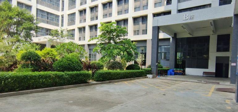 坪山大工业区原房东大型科技园楼上带精装修3000平厂房出租