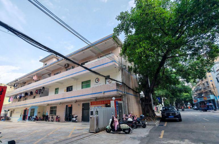 免租期3个月坪山中心双地铁口标准小院子13元位置好合同期长