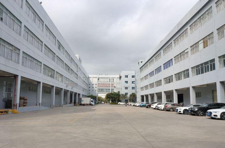 坪山高新区花园式科技园红本厂房2800平米