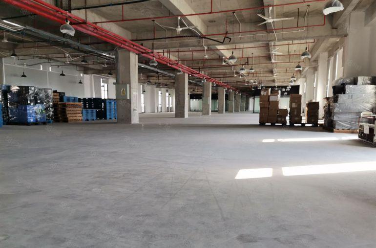 深圳市坪山区大工业区原房东红本整栋26500平方米，厂房出租