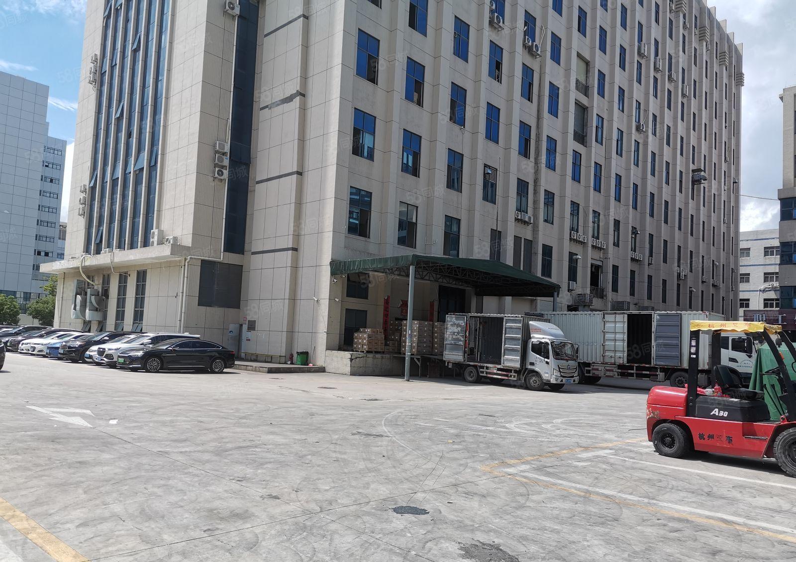 坪山坑梓大工业区原房东红本3楼1000平方带装修水电齐可分租