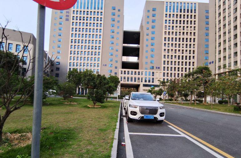 坪山大工业区原房东大型科技园楼上精装修300平方办公厂房出租