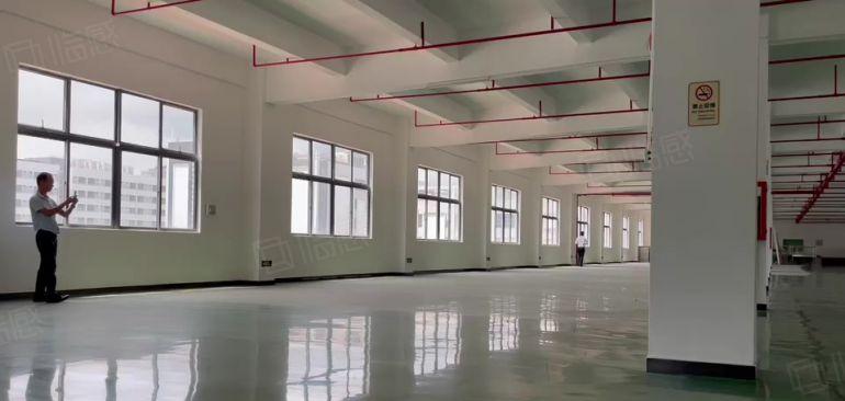 坪山大工业区原房东大型科技园楼上带装修2000平厂房低价出租