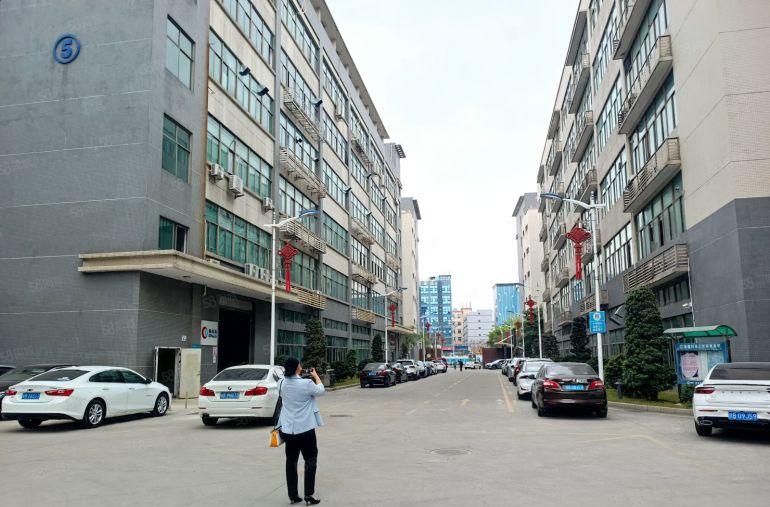 坪山坑梓大型园区一楼二楼1500平重工业精装修厂房出租