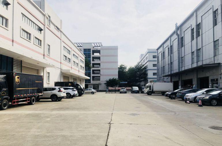 坪山坑梓东联工业区3楼2000平带装修办公室厂房出租可分租