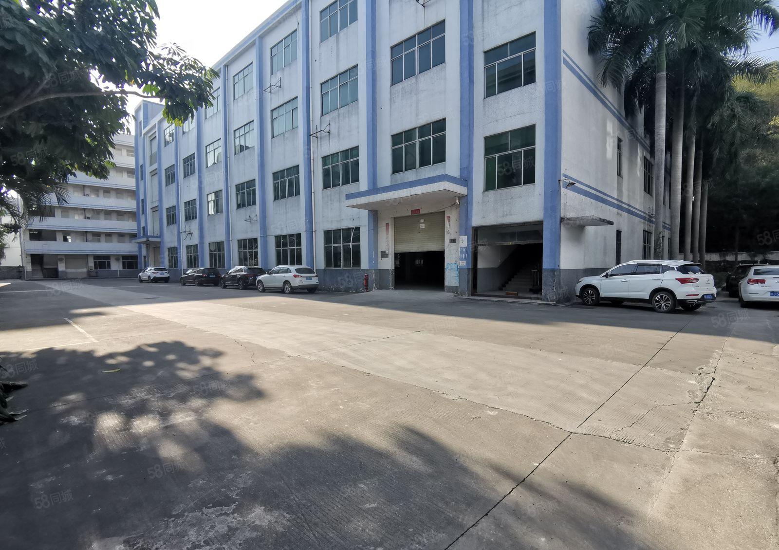 龙岗独院厂房出租，200平起分租报价16元临近高速口形象好