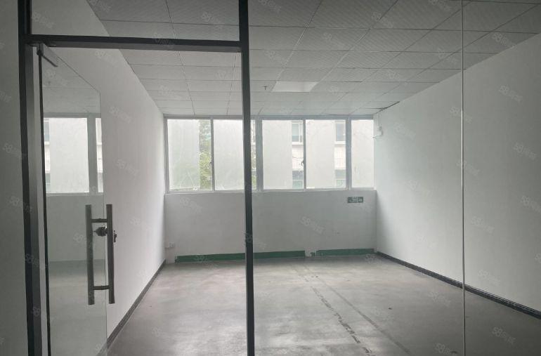 现成水电 大工业区楼上4000平精装修现成办公室厂房低价出租