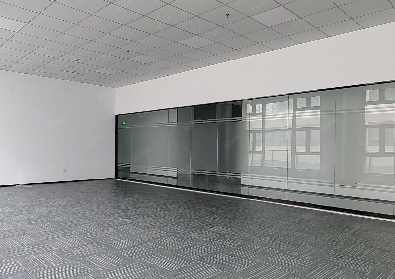 4000元坪山龙田园区8楼150平精装办公室现成地板砖吊顶