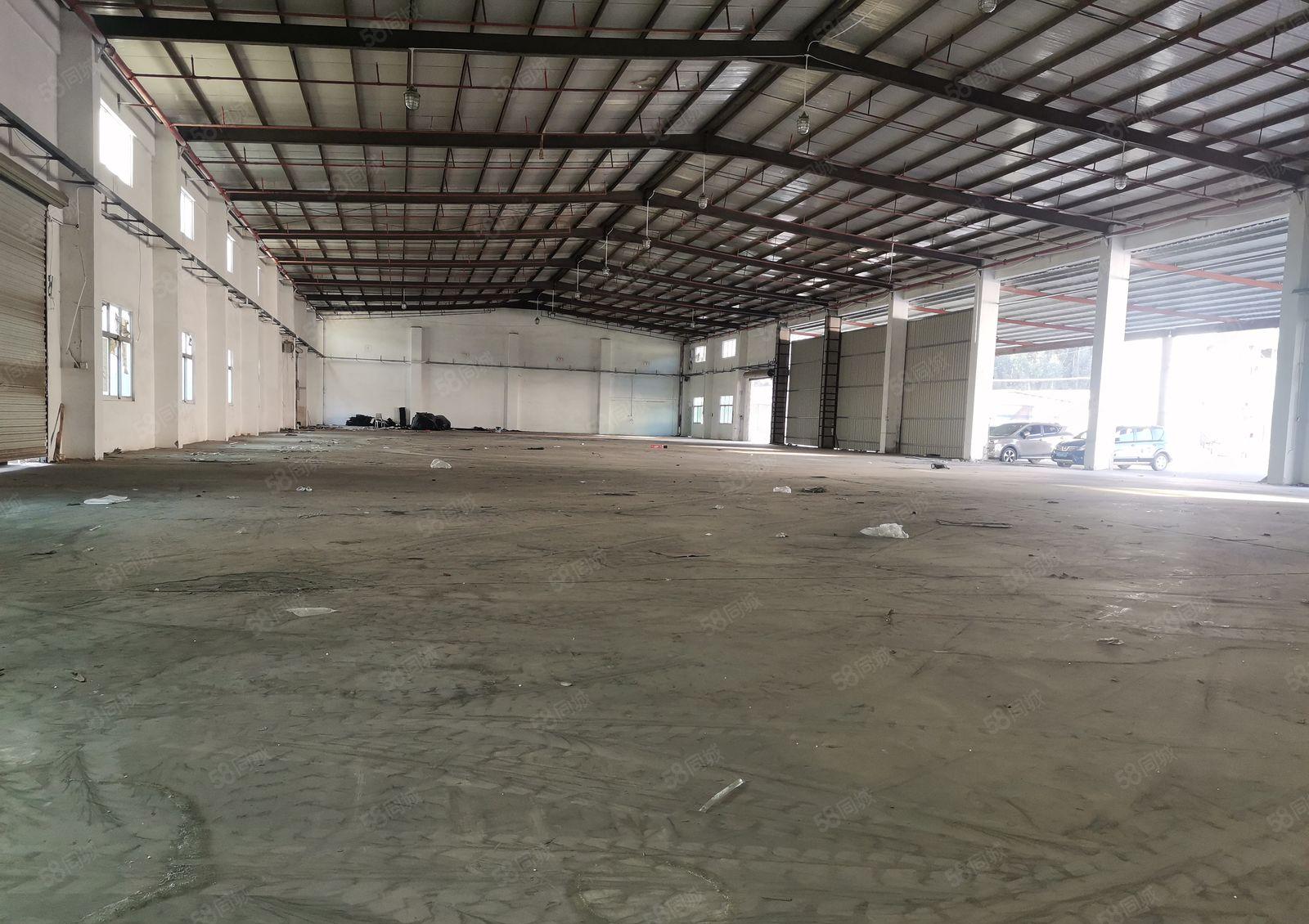 深圳市坪山区坑梓2600平方米，单一层厂房出租，空地超大