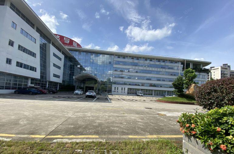 空地超大原房东层高6米坪山工业区新出2000平一楼 厂房出租