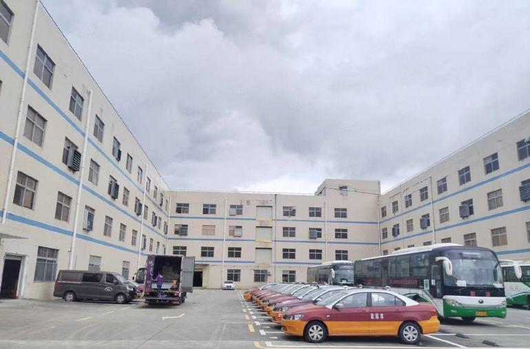 18元坪山原房东高速路口4000平，地坪漆带装修空地大车位多