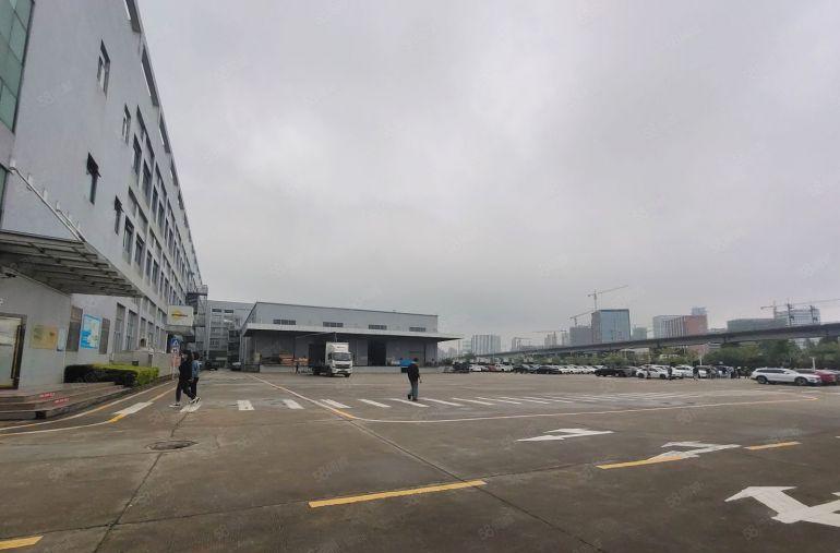 坪山沙田地铁口现成装修厂房仓库办公室2000平方低价出租可分