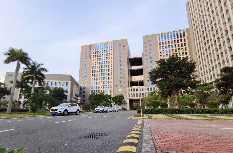 坪山原房东大型科技园楼上200平带精装红本办公厂房低价出租