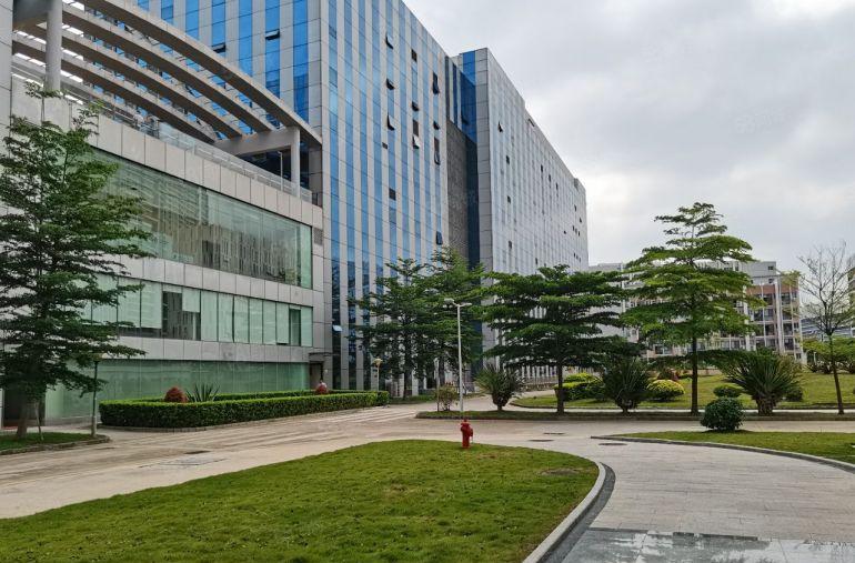 坪山大工业区原房东精装修一楼2000平厂房出租（免租两个月）