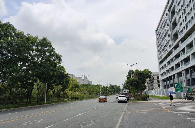 坪山新出原房东大型花园式红本厂房整层4300平方