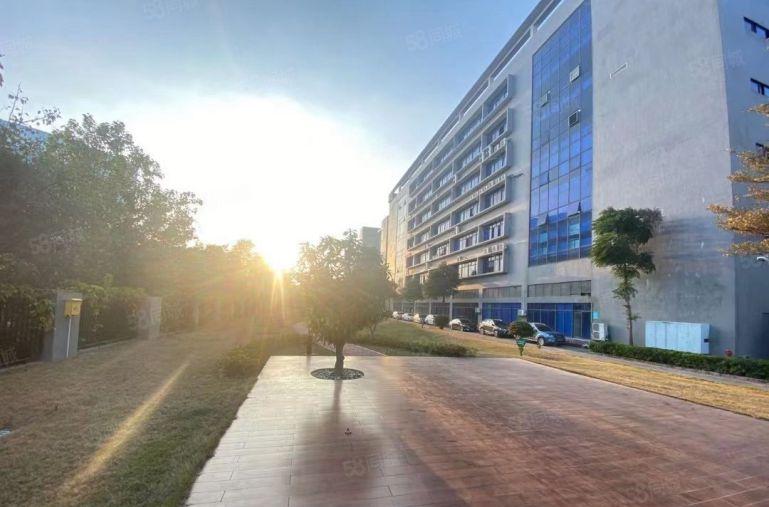 坪山靠高铁宝龙地铁口原房东红本厂房出租500平全新精装带办公