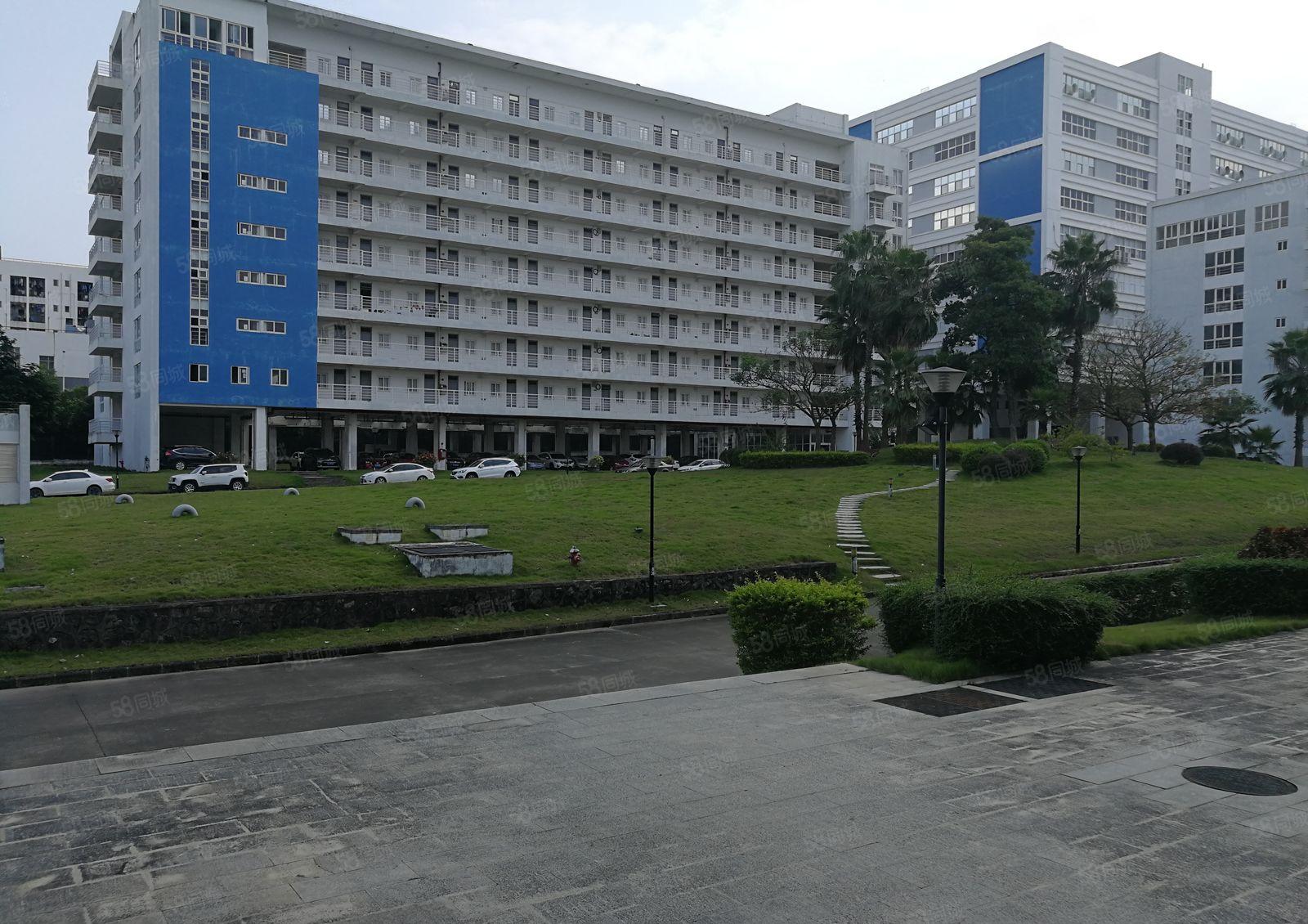 坪山红本无尘车间2000平厂房出租，现成精装办公室，低价出租