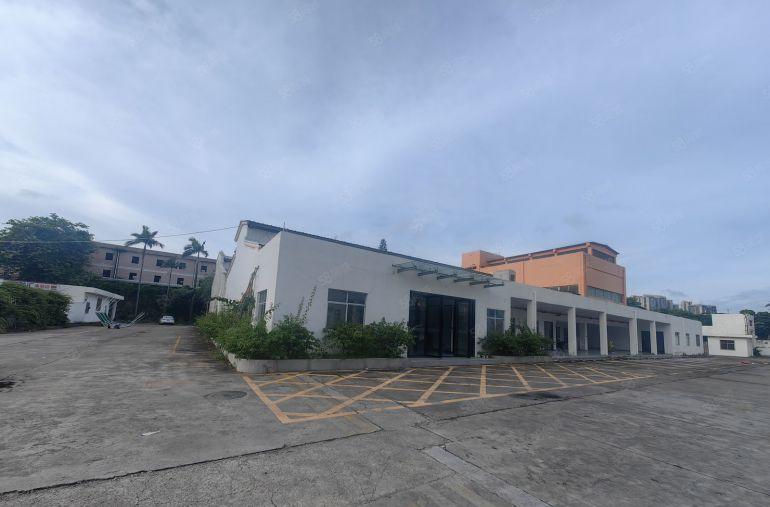 坪山六和城地铁站独院5000平方，院子大，500平方起租