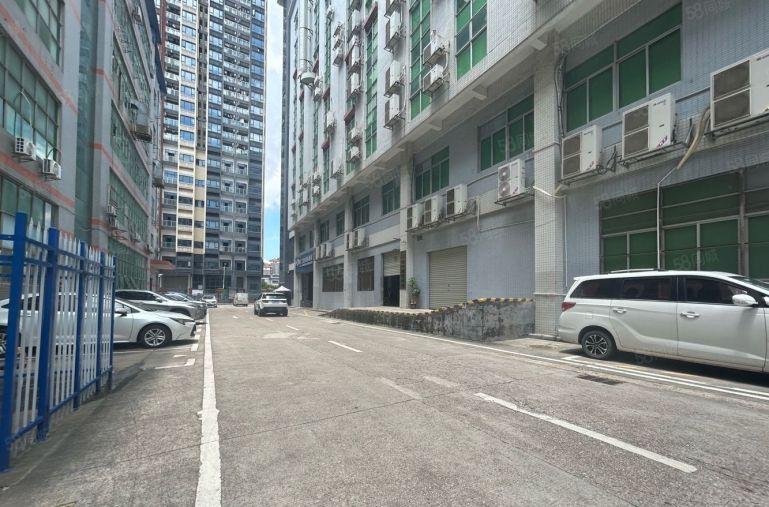 坑梓龙田街道一二楼各1000平现成装修办公室仓库厂房出租