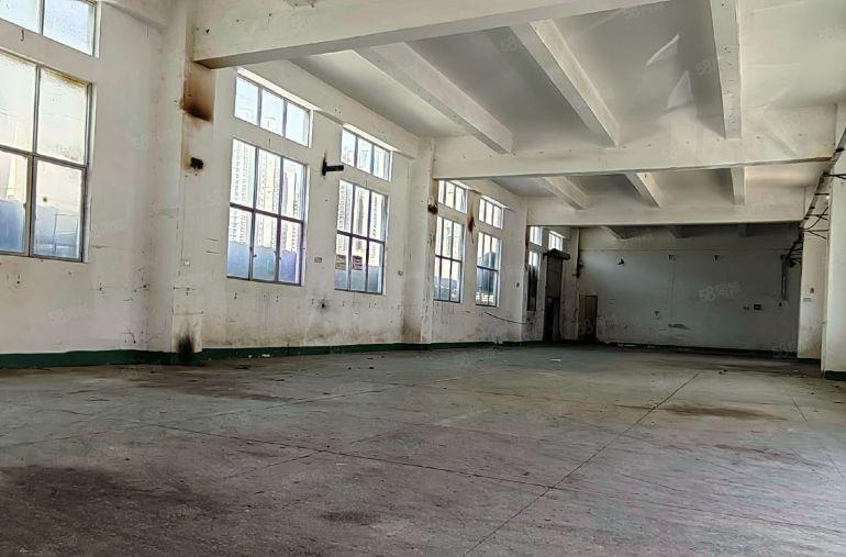 200平起分坪山金田路石井地铁口附近独院一楼600高4.8米