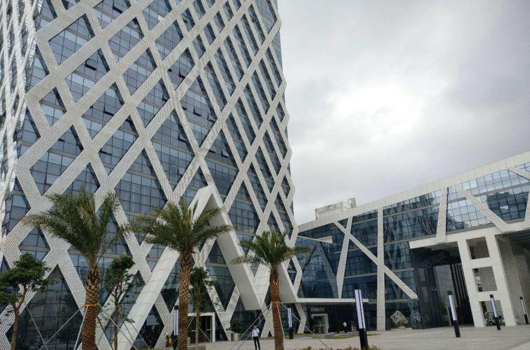 坪山生物基地新出楼上1500平方现成装修办公室仓库厂房出租