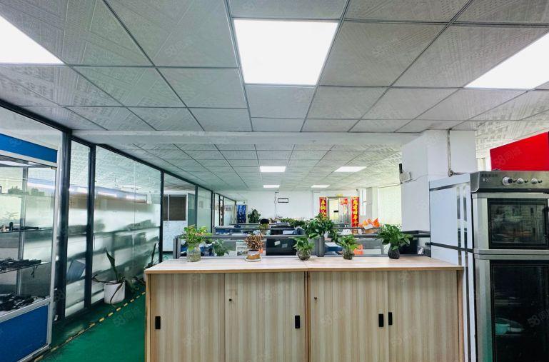 16元坪山地铁口附近500平整层精装修厂房出租