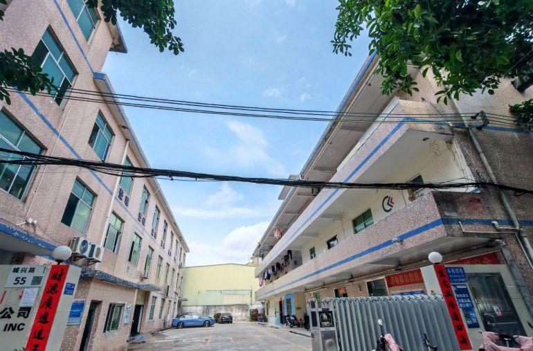 免租期3个月坪山中心双地铁口标准小院子13元位置好合同期长