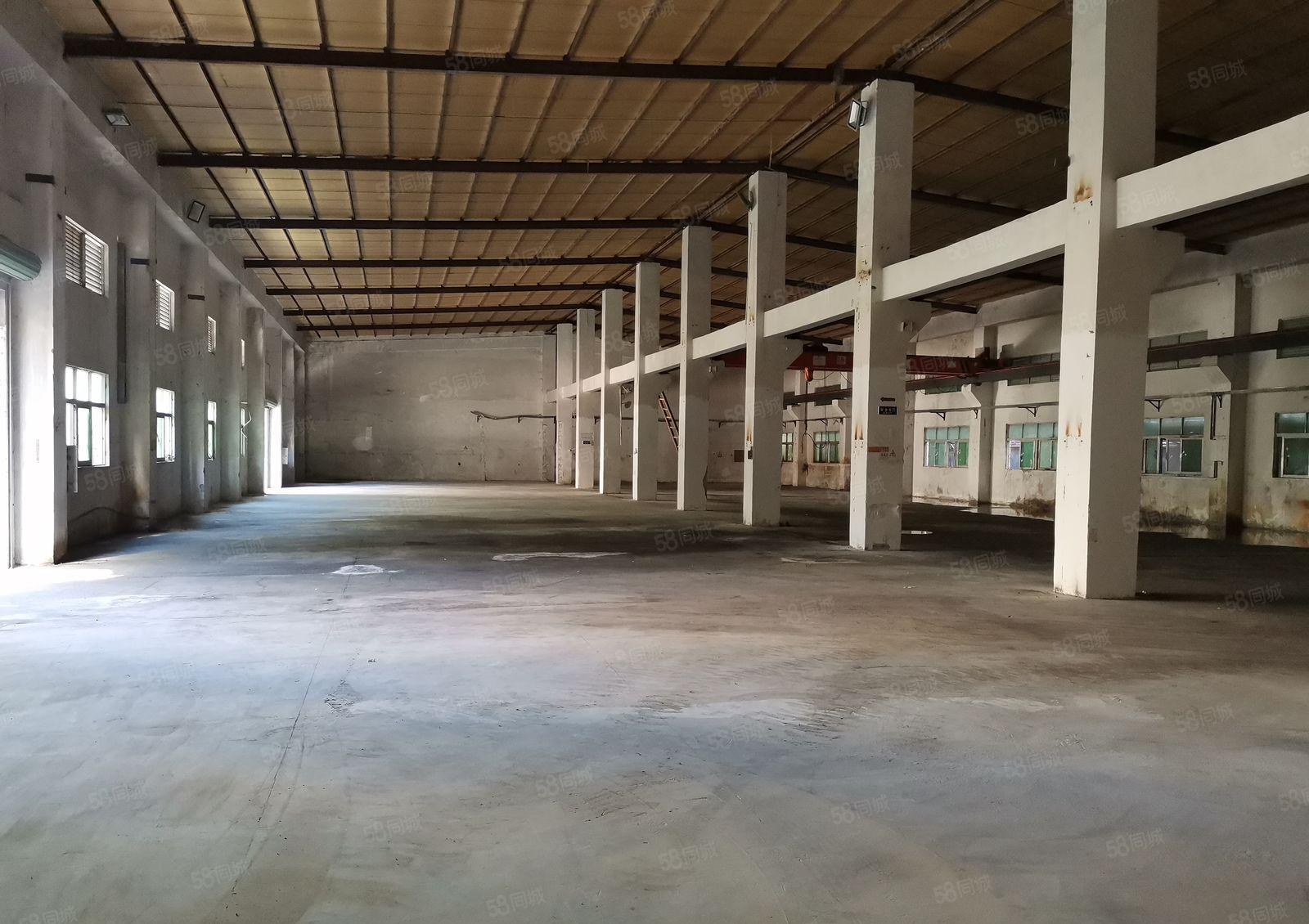 深圳坪山单一层独院厂房3000平方米，高度8米有行车，空地大