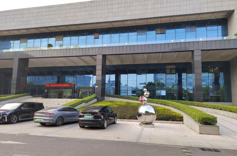 坪山芯片医疗研发园区1000平厂房低价出租，可申请租金补贴