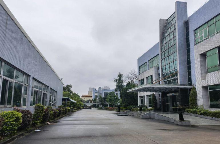 坑梓地铁口园区楼上现成装修600平办公厂房低价出租