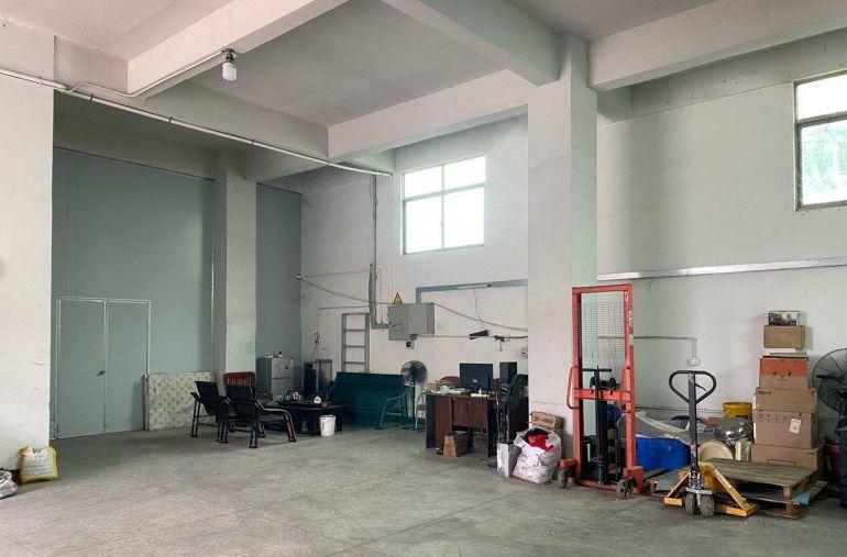 独栋一楼厂房，三箱电，环境好，超大停车场