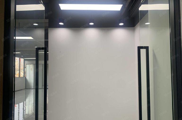 精装带家私办公室 5号线西丽地铁站，7号线茶光地铁站
