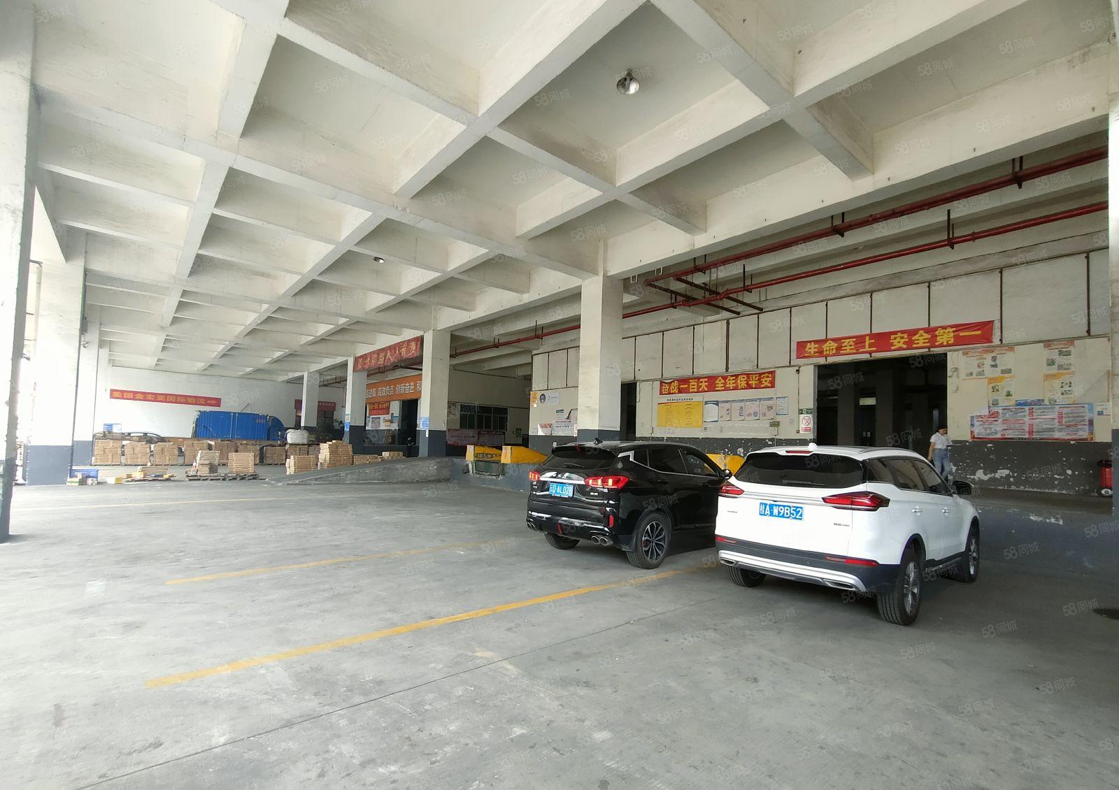 厂房出租，观澜大水坑一楼物流坑厂房出租7300平，低价出租