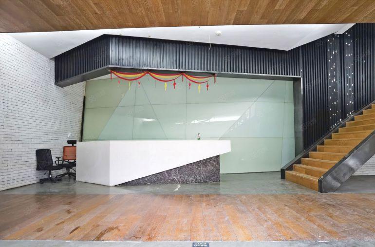 西丽13号线地铁站 新出一二楼复式连层3086平 创意园区