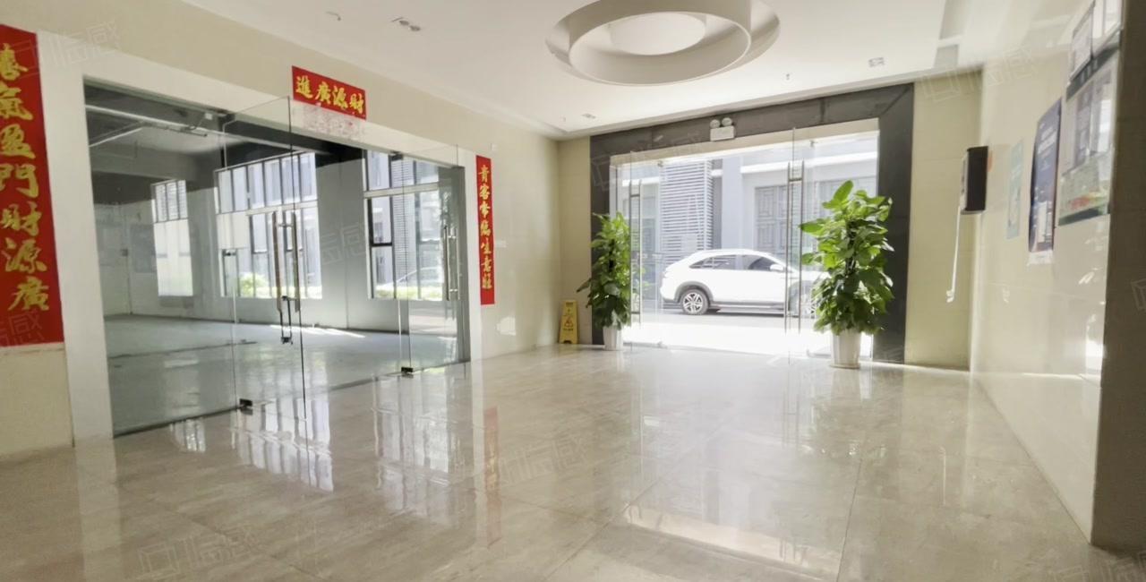 南山区 一楼整层540平方 采光很棒 研发 办公