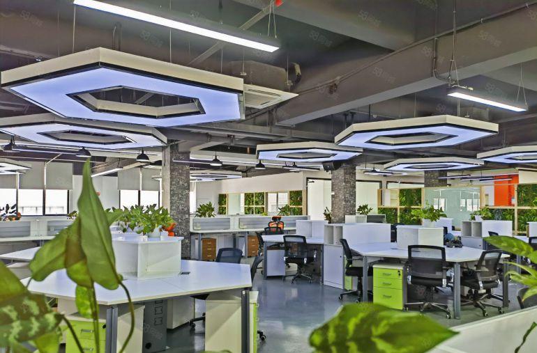 南山科技园旁，地铁口豪装整层2260平带家私，可申请租房补贴