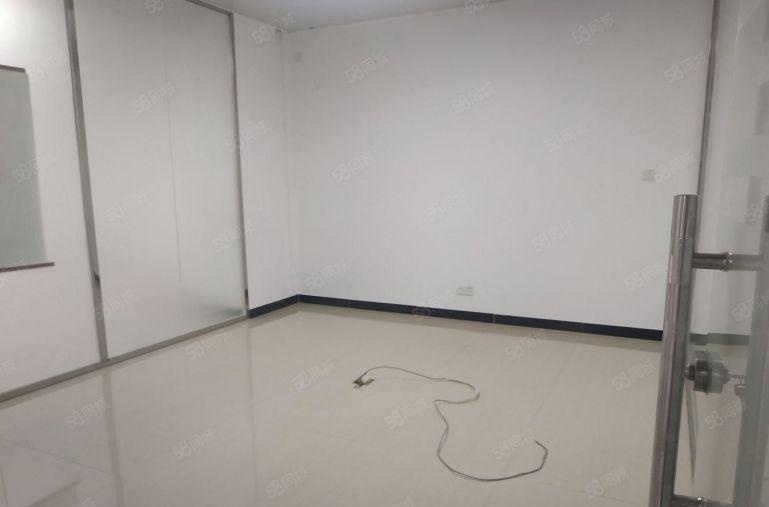 现在入场2个月免租 36元 西丽地铁口精装350平办公室直租