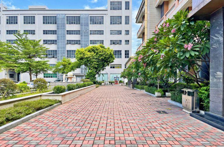 南山产业园一楼605平方 双门头 展厅 研发 科技