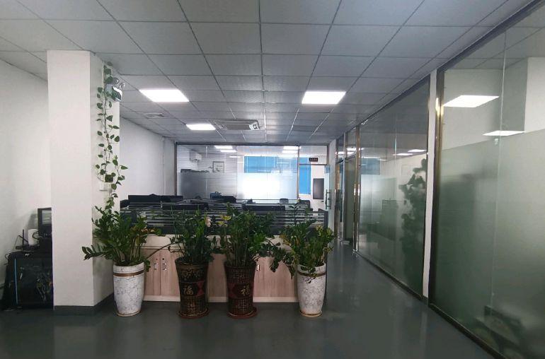 出租1300m㎡厂房