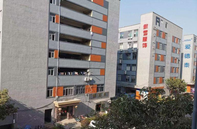 西丽湖地铁附近厂房，仓库2000平大小可分租，仅租28元