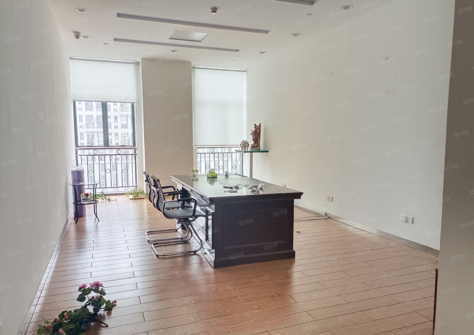 龙华大浪红本厂房3000平出租，带豪华装修大小分租，超大空地