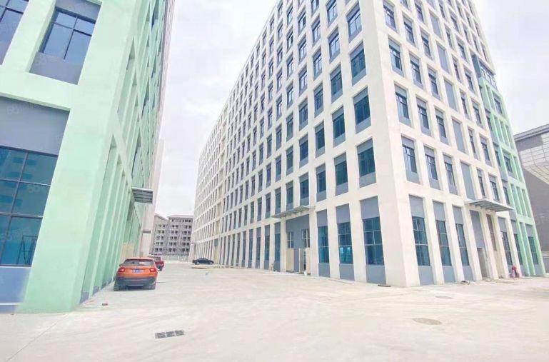 龙岗宝龙工业区新出楼上1650平方带现成办公室装修