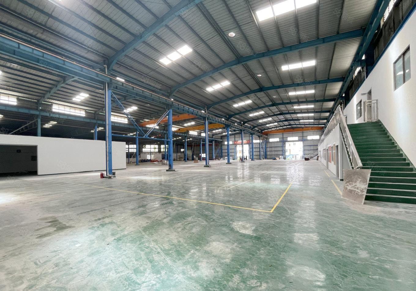 高度12米 西丽独门独院6600平带3个5吨行车 行业不限