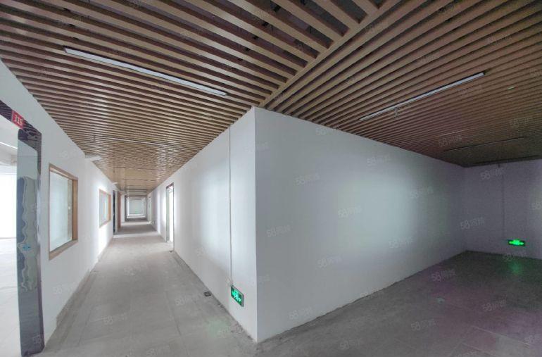 厂房仓库出租，69平起租，大小面积可自由组合，靠近中英街