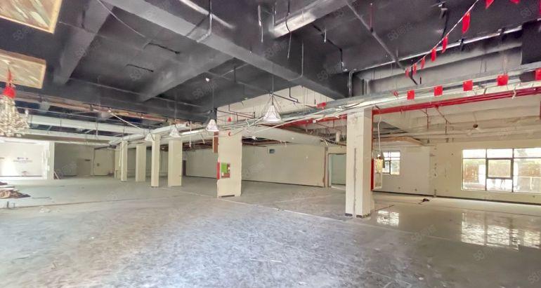 可短租，西丽一楼800平可租临时仓库租金二万三能进大车