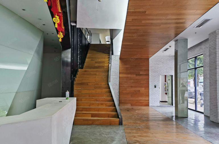 西丽13号线地铁站 新出一二楼复式连层3086平 带精装修