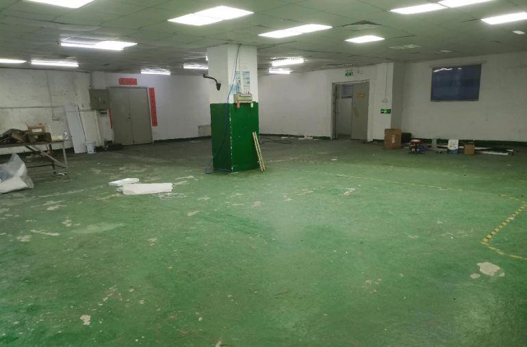 福永白石厦东区500平方带装修水电办公齐全！