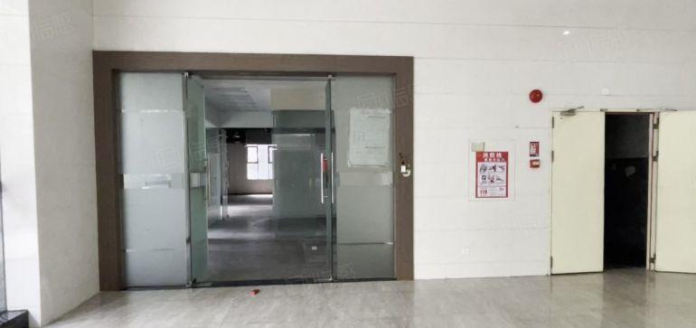 南山区研发厂房 一楼和二楼单层1365平 行业不限